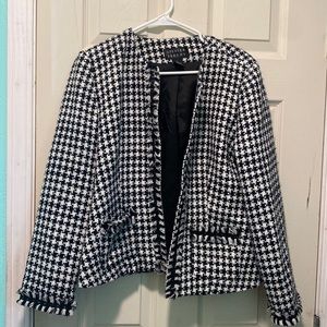 Spenser Jeremy blazer. Size Large. Black and white